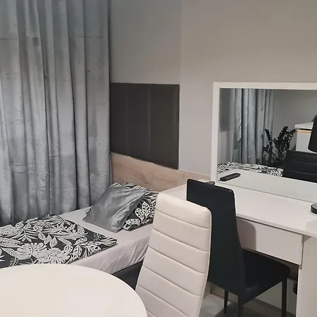 Eldom-noclegi Rogozinska 29e Проживание в семье