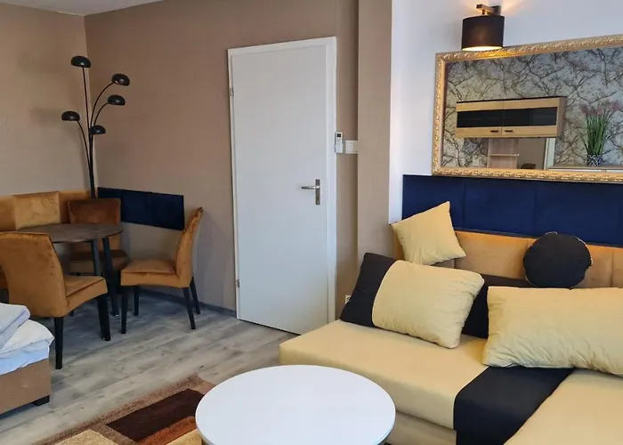 Eldom-noclegi Rogozinska 29e Homestay *